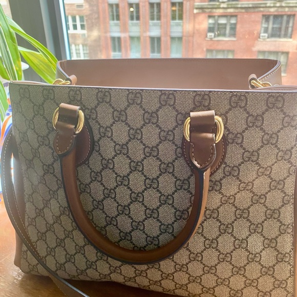 Brand new Gucci Supreme Tuscany Tote - Picture 11 of 15